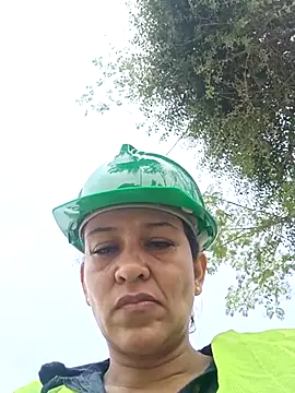 Snapshot of Slut_Milf_ chatting on 03/08/25, 03:02 Slut Milf  online show from 03/08/25, 03:02