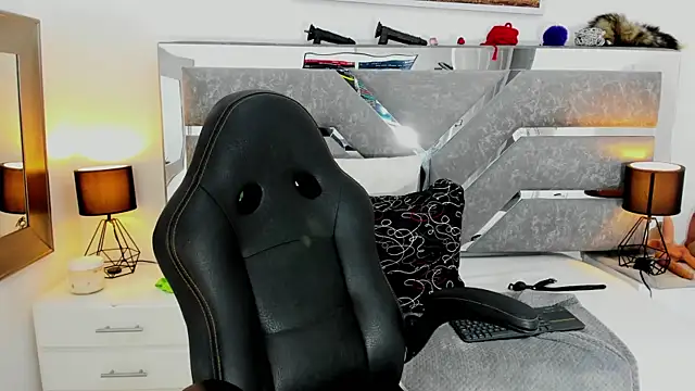 Slut Milf  online show from 05/04/26, 07:43