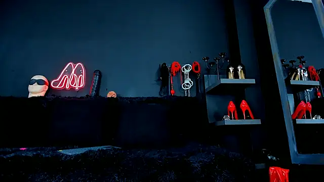 DelaneyStone online show from 09/18/25, 03:03