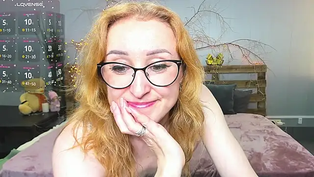 Snapshot of MadissonKiss chatting on 03/19/25, 12:01 MadissonKiss online show from 03/19/25, 12:01