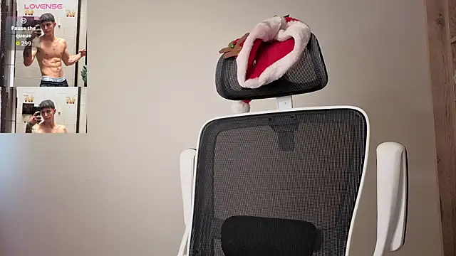 Cristopher23  online show from 12/02/25, 01:17