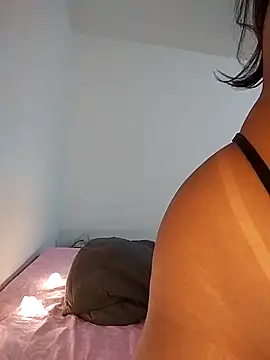 momopretinha online show from 09/10/25, 01:49