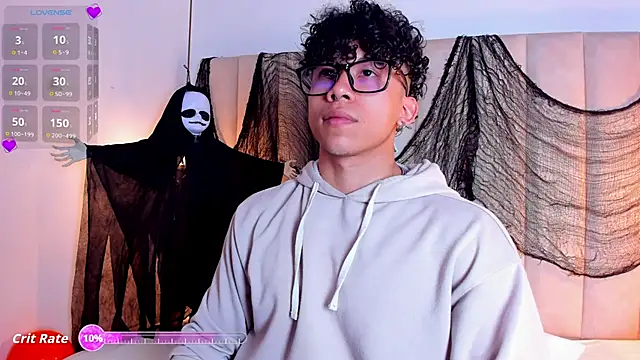 AkazaBoy  online show from 10/31/25, 05:41