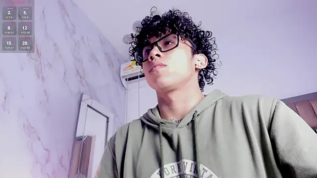 AkazaBoy  online show from 04/30/26, 05:36