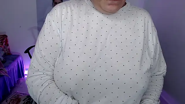 Snapshot of Serenay_ chatting on 12/02/24, 01:47 Serenay online show from 12/02/24, 01:47