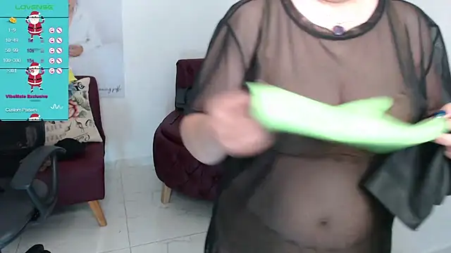 Snapshot of Serenay_ chatting on 12/12/24, 02:00 Serenay online show from 12/12/24, 02:00