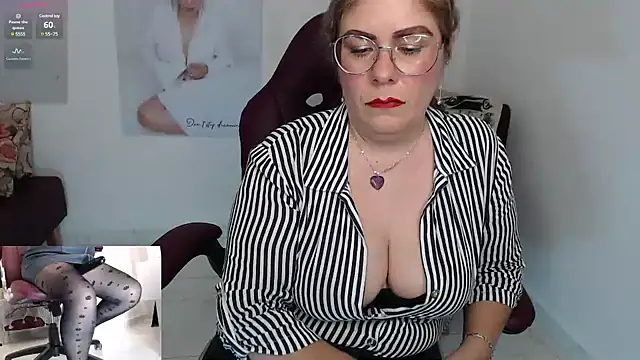 Snapshot of Serenay_ chatting on 12/21/24, 10:51 Serenay online show from 12/21/24, 10:51