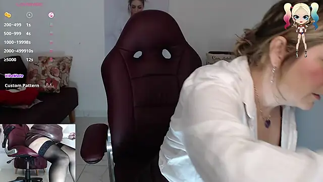 Snapshot of Serenay_ chatting on 01/11/25, 12:44 Serenay online show from 01/11/25, 12:44