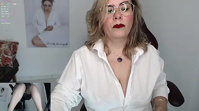 Snapshot of Serenay_ chatting on 01/20/25, 09:22 Serenay online show from 01/20/25, 09:22