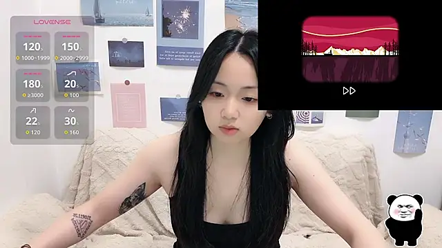 Snapshot of LiLiYbaby chatting on 10/31/25, 06:25 LiLiYbaby online show from 10/31/25, 06:25