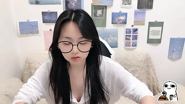 Snapshot of LiLiYbaby chatting on 02/10/26, 06:28 LiLiYbaby online show from 02/10/26, 06:28