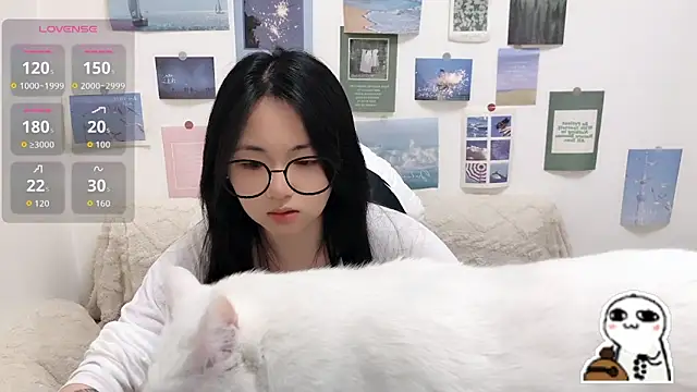 Snapshot of LiLiYbaby chatting on 03/17/26, 06:39 LiLiYbaby online show from 03/17/26, 06:39