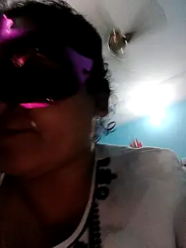 Snapshot of Punjabi_beauty123 chatting on 03/22/25, 07:09 Punjabi beauty123 online show from 03/22/25, 07:09