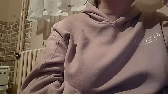 AalinnaK online show from 02/19/25, 04:44