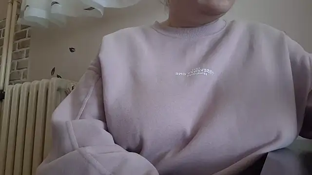 AalinnaK online show from 02/24/25, 10:04