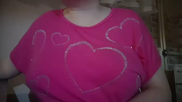 Snapshot of AalinnaK chatting on 12/04/25, 02:37 AalinnaK online show from 12/04/25, 02:37