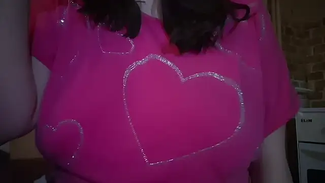 Snapshot of AalinnaK chatting on 12/16/25, 06:24 AalinnaK online show from 12/16/25, 06:24