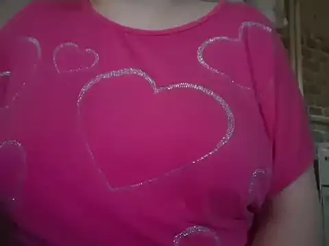 Snapshot of AalinnaK chatting on 12/20/25, 02:24 AalinnaK online show from 12/20/25, 02:24