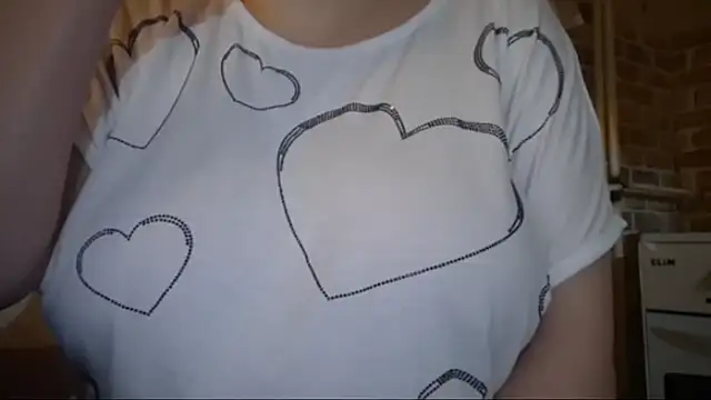 Snapshot of AalinnaK chatting on 01/05/26, 10:02 AalinnaK online show from 01/05/26, 10:02