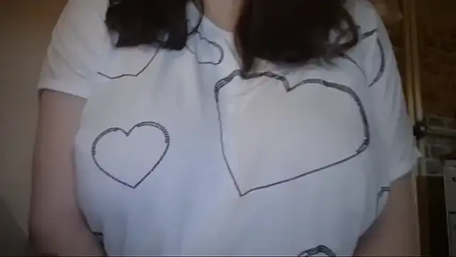 Snapshot of AalinnaK chatting on 01/10/26, 07:59 AalinnaK online show from 01/10/26, 07:59