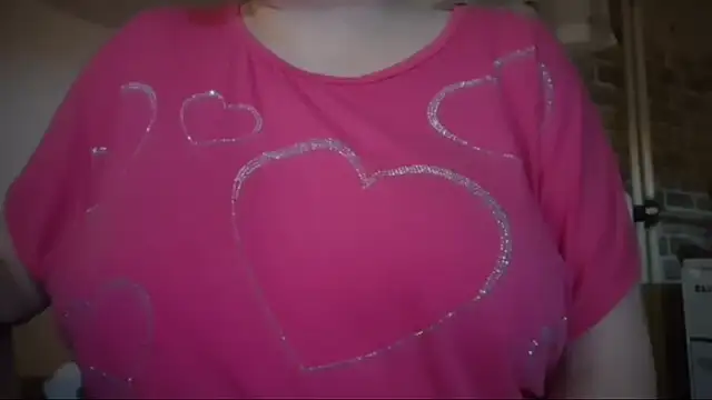 Snapshot of AalinnaK chatting on 01/16/26, 03:27 AalinnaK online show from 01/16/26, 03:27