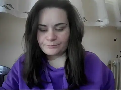 Snapshot of AalinnaK chatting on 02/19/26, 12:01 AalinnaK online show from 02/19/26, 12:01