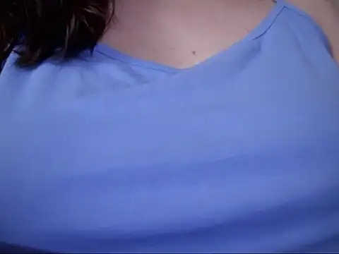 Snapshot of AalinnaK chatting on 03/02/26, 01:07 AalinnaK online show from 03/02/26, 01:07