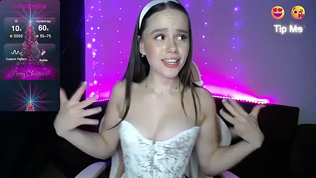 Snapshot of Emillias chatting on 01/15/25, 05:58 Emillias online show from 01/15/25, 05:58