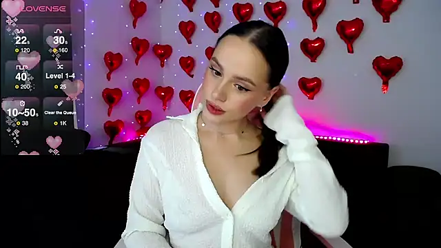 Snapshot of Emillias chatting on 03/01/25, 02:13 Emillias online show from 03/01/25, 02:13