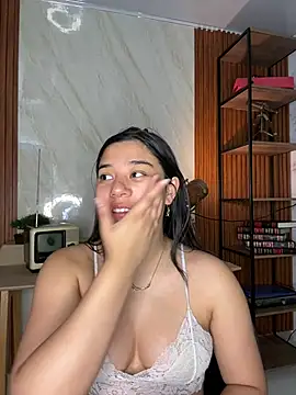 floriamANDjazmin online show from 06/24/26, 06:51