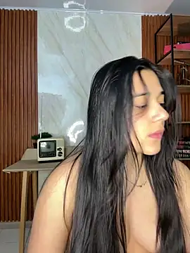 floriamANDjazmin online show from 06/26/26, 06:56