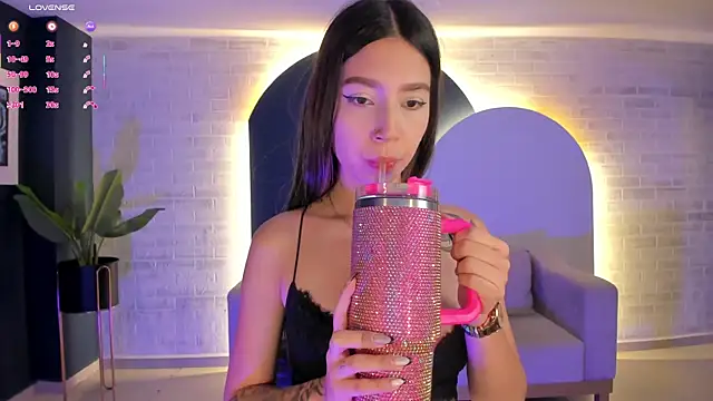 TaraLawrence online show from 11/29/25, 04:15