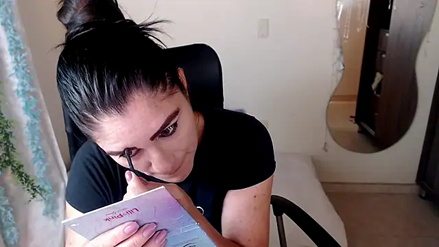 LUCY LI online show from 12/07/24, 10:01