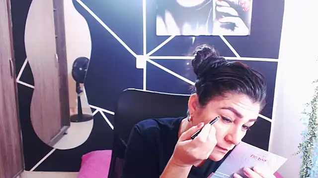 LUCY LI online show from 01/16/25, 01:04