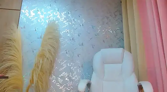 Snapshot of talianaprada chatting on 12/08/24, 03:53 talianaprada online show from 12/08/24, 03:53