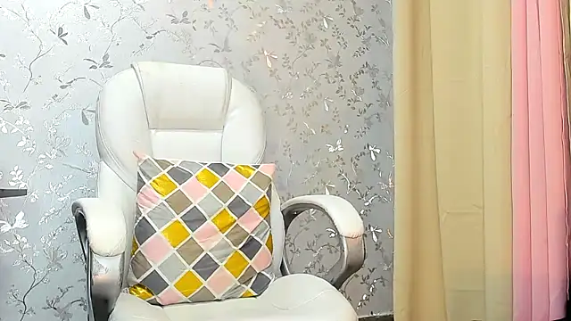 Snapshot of talianaprada chatting on 12/23/24, 09:38 talianaprada online show from 12/23/24, 09:38