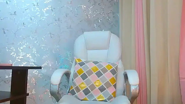 Snapshot of talianaprada chatting on 01/03/25, 02:10 talianaprada online show from 01/03/25, 02:10