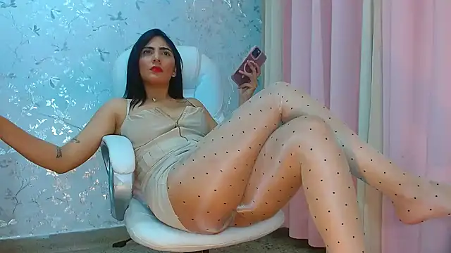 Snapshot of talianaprada chatting on 01/15/25, 04:36 talianaprada online show from 01/15/25, 04:36