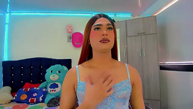 Hellen moons   online show from 10/04/25, 02:59