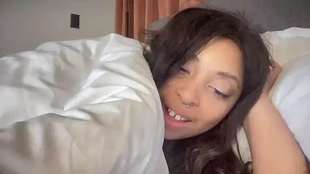 Snapshot of BaileyBaird chatting on 12/25/24, 03:50 BaileyBaird online show from 12/25/24, 03:50