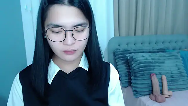 Snapshot of zhaviahale21 chatting on 10/24/25, 11:28 zhaviahale21 online show from 10/24/25, 11:28