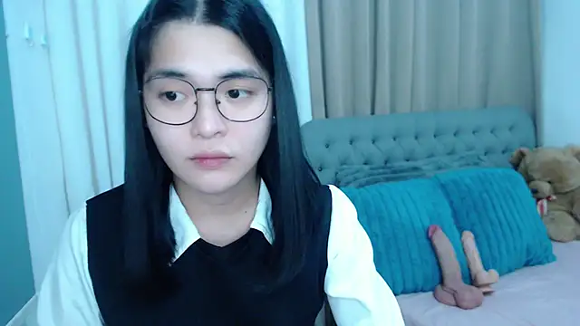 Snapshot of zhaviahale21 chatting on 10/25/25, 11:40 zhaviahale21 online show from 10/25/25, 11:40