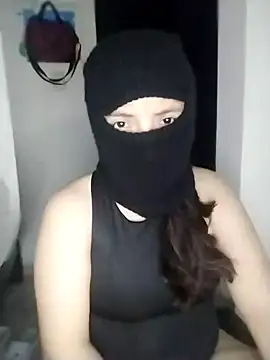 Snapshot of lisseth chatting on 12/13/24, 04:00 lisseth online show from 12/13/24, 04:00