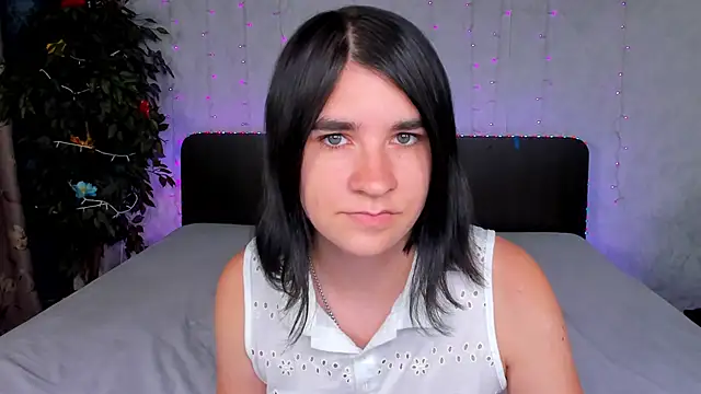  Polly Love  online show from 09/09/25, 08:36