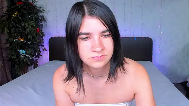  Polly Love  online show from 09/15/25, 06:02