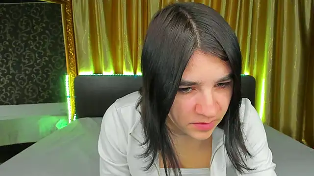  Polly Love  online show from 10/06/25, 06:11