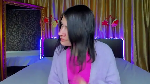  Polly Love  online show from 11/26/25, 07:20