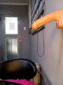 Snapshot of DickDiva1 chatting on 02/22/25, 07:12 DickDiva1 online show from 02/22/25, 07:12