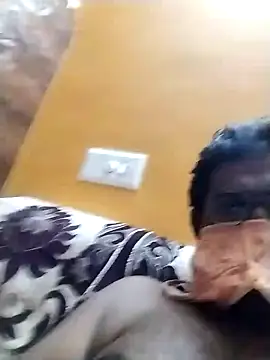 naughtykarthiktamilboy975 online show from 12/23/24, 10:01