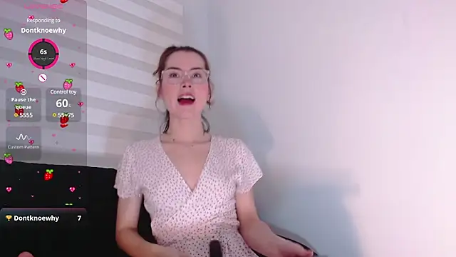 Snapshot of joan_didion chatting on 12/29/24, 04:48 joan didion online show from 12/29/24, 04:48